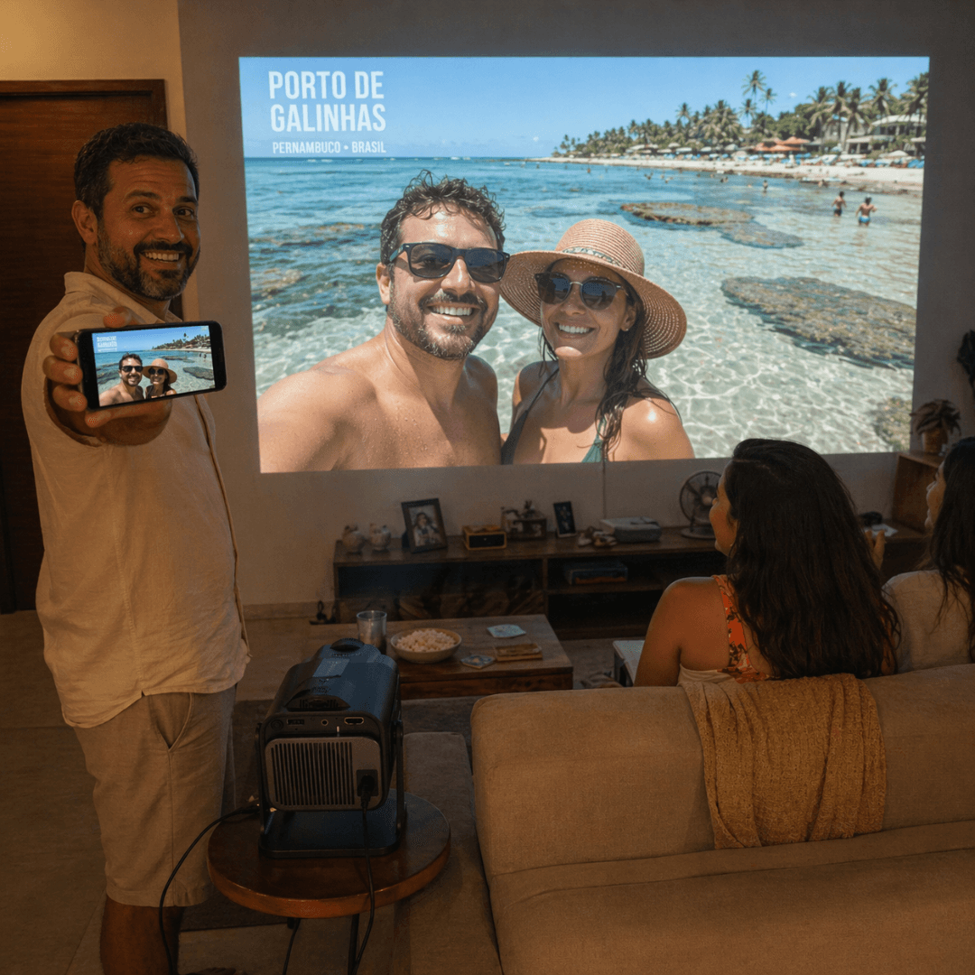 Celular espelhando conteúdo na parede projetada pelo HY320